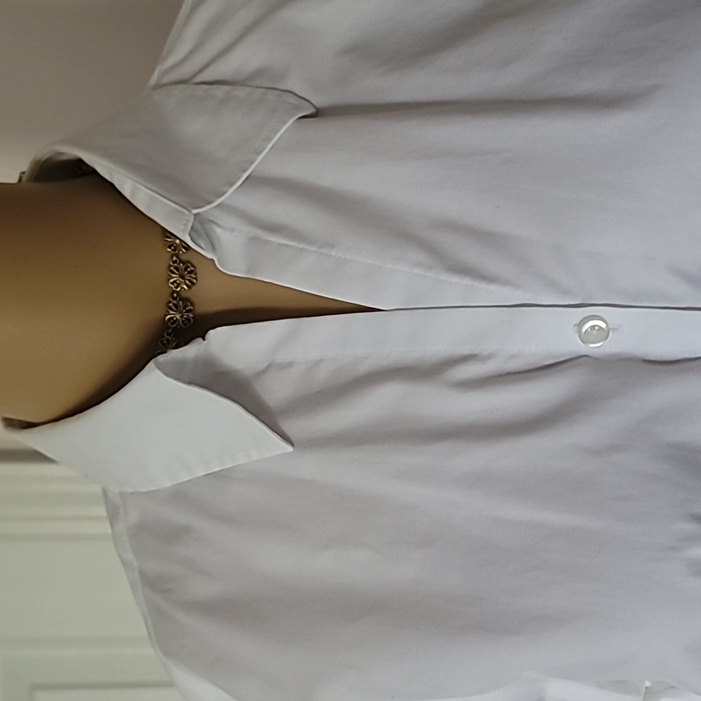 Lands' End Women's White Button-Down Shirt - Picture 3 of 6